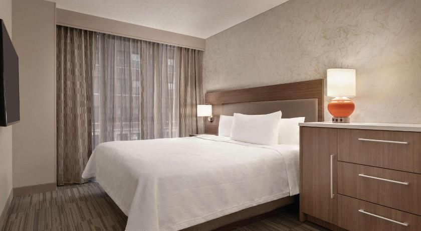 undefined Home2 Suites by Hilton Chicago River North 6