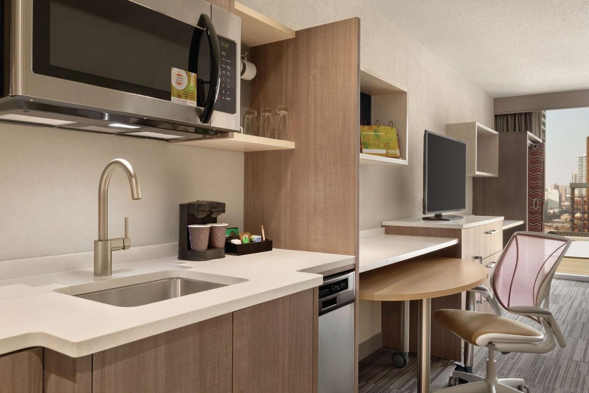 undefined Home2 Suites by Hilton Chicago River North 9