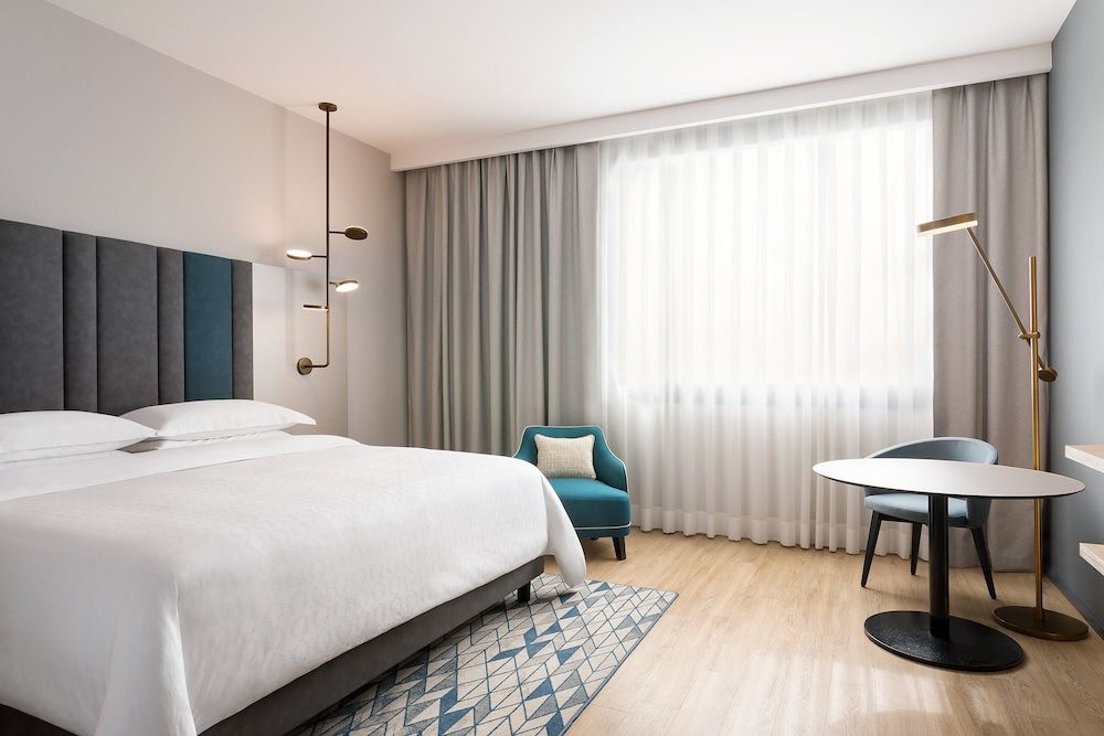 Sheraton Milan San Siro Standard Room, 1 King Bed