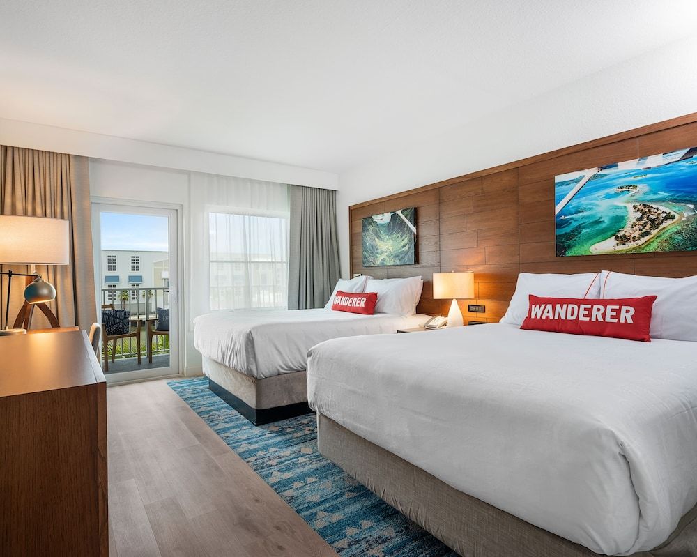 Compass Hotel by Margaritaville Anna Maria Sound Deluxe Room, 2 Queen Beds, Marina View 5