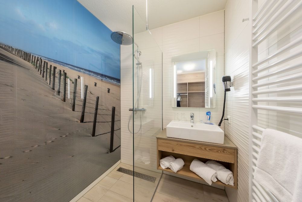 Beach Hotel Zandvoort BY Center Parcs Premium Double Room 4