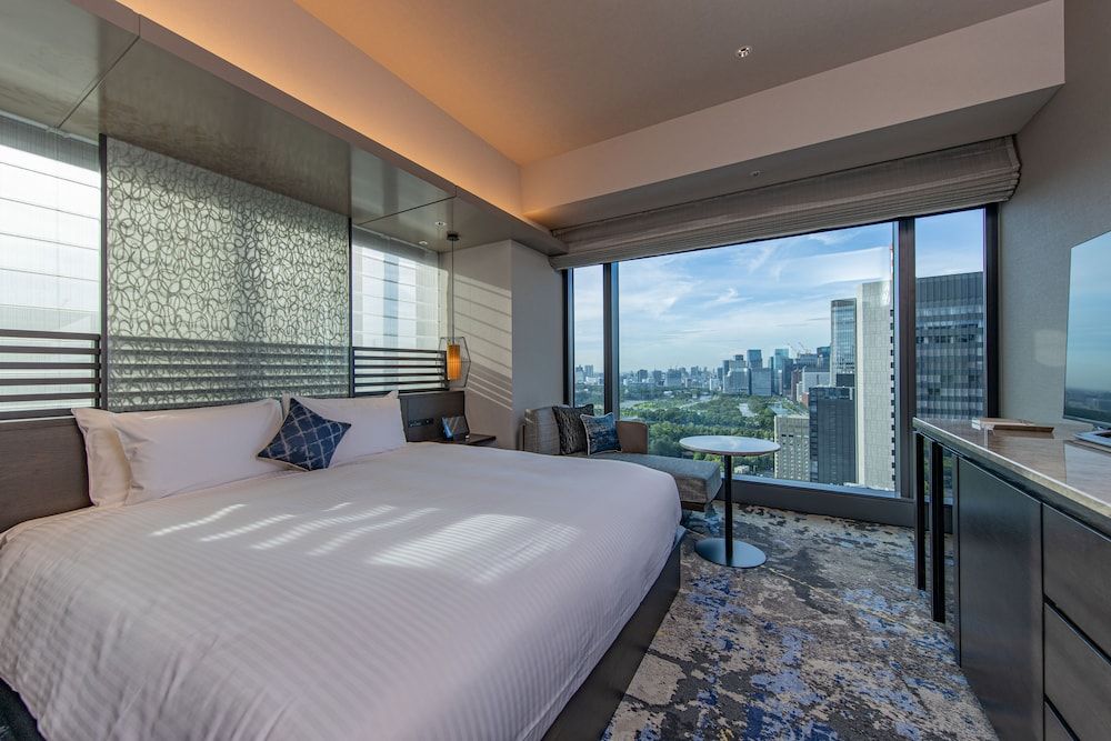 Deluxe Corner King Room, 31sqm, Non Smoking