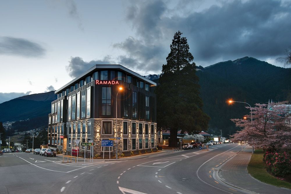 undefined Ramada by Wyndham Queenstown Central 7
