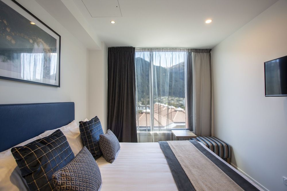 Ramada by Wyndham Queenstown Central Hotel Room 4