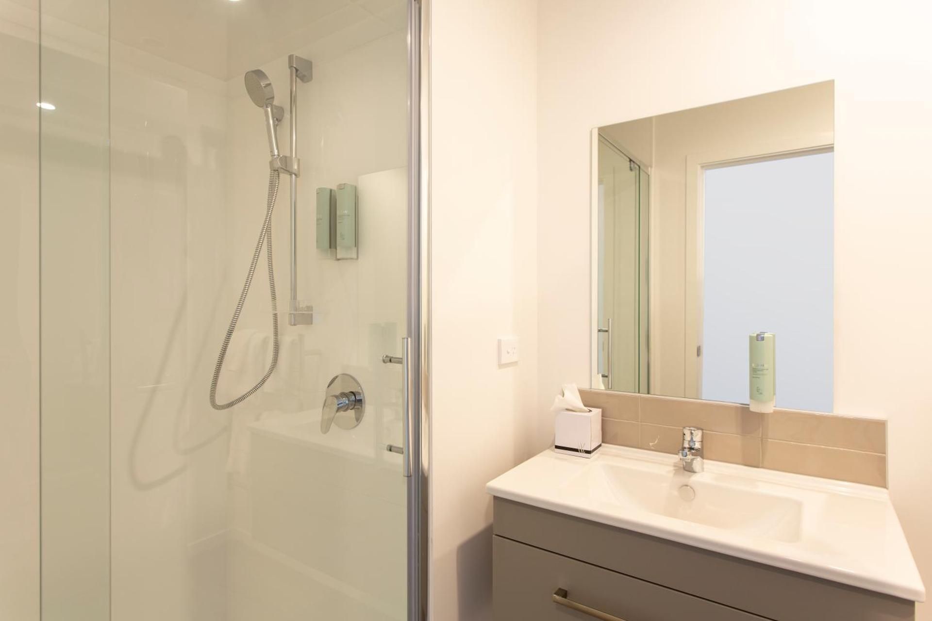 Studio Apartment, Lake View
