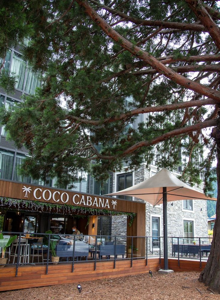 undefined Ramada by Wyndham Queenstown Central 4