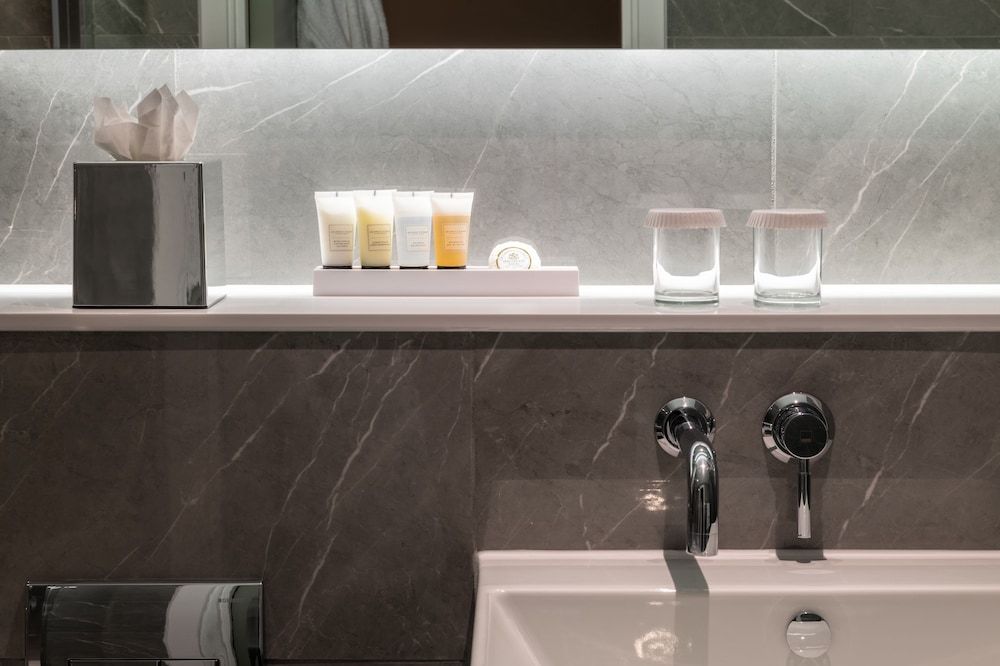 The Resident Covent Garden Standard Double Room 6