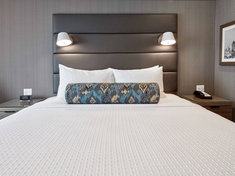 Sandman Signature Plano - Frisco Hotel Standard Room, 1 King Bed 2