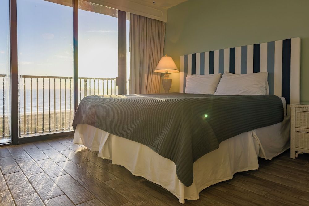 Isla Grand Beach Resort Two Room Condo Tier 3 (9th-12th)