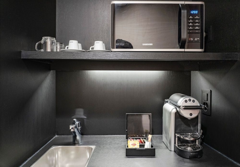 Nash Suites Airport Hotel Suite Terrasse 13