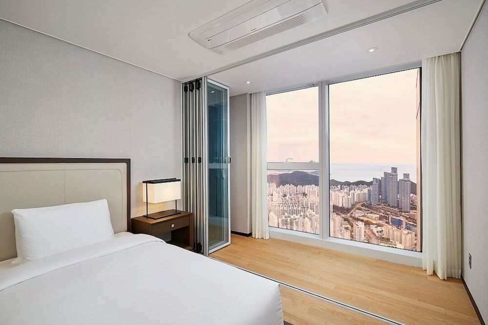 undefined NEWCZ LCT RESIDENCE 7