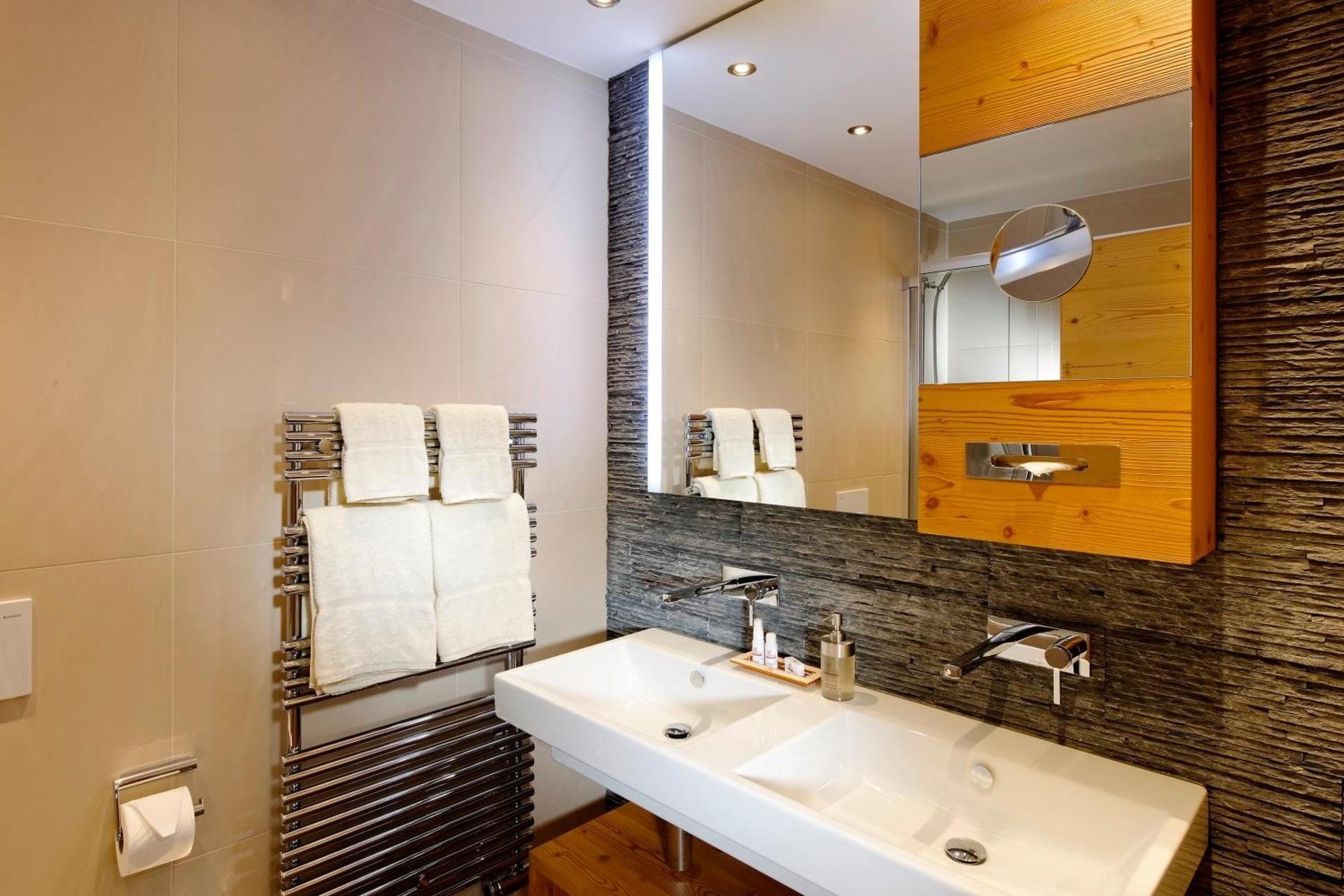 Junior Suite with Balcony and Mountain View