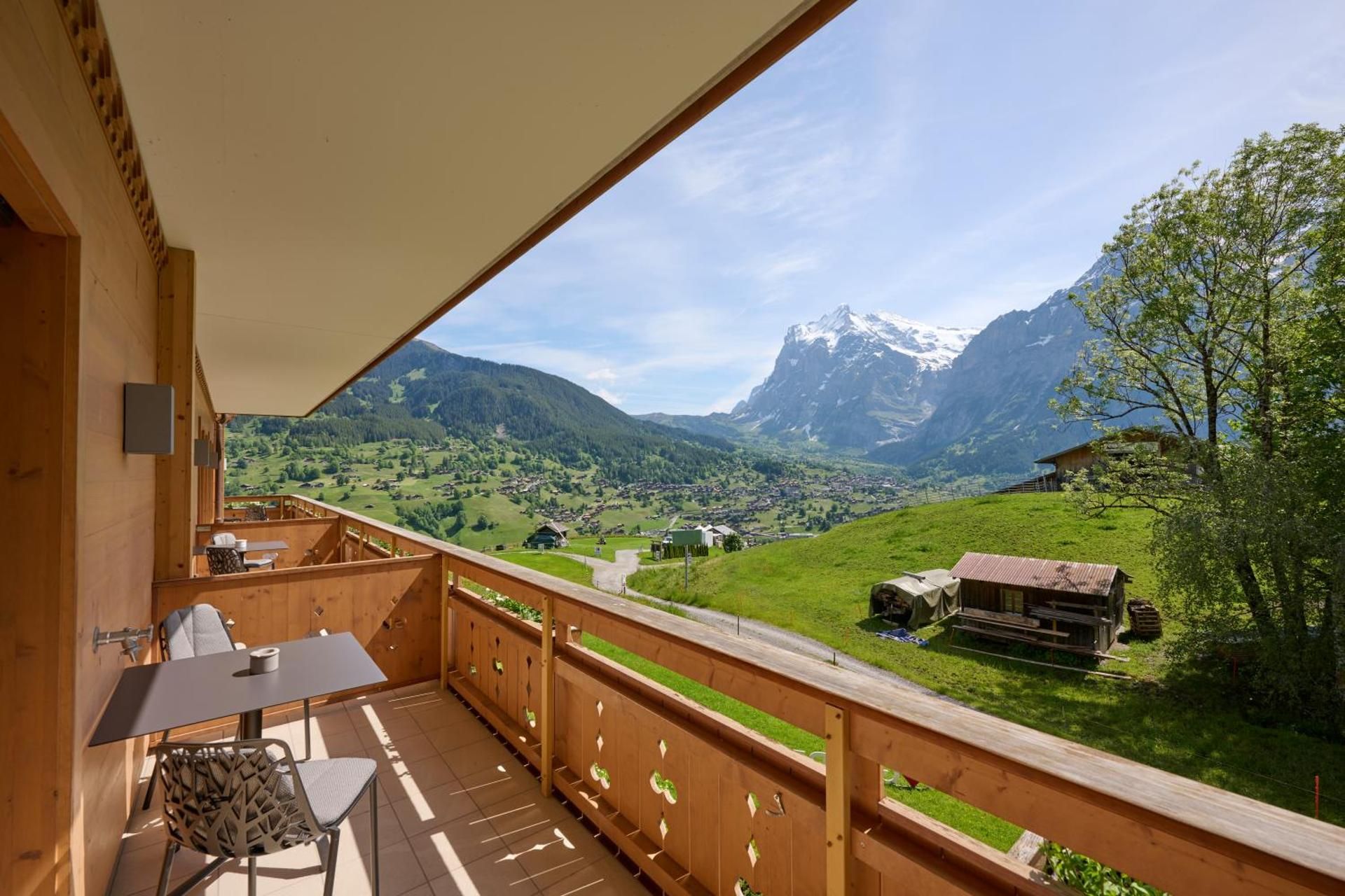Junior Suite with Balcony and Mountain View