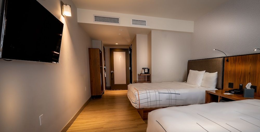 La Quinta Inn & Suites by Wyndham Times Square South Room, 2 Queen Beds, Accessible, Non Smoking (Mobility)