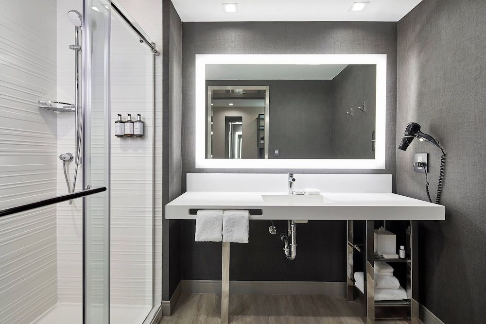 AC Hotel Miami Wynwood Room, 1 King Bed with Sofa bed, Non Smoking 3