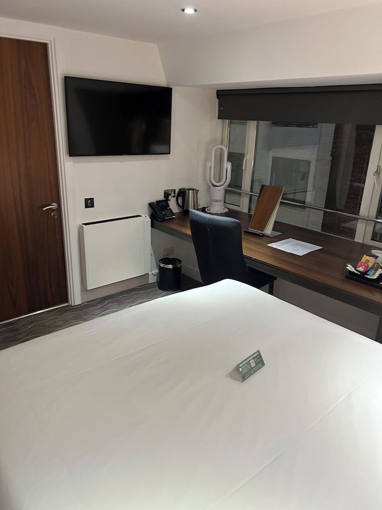 The Wesley Euston Standard Double Room 4