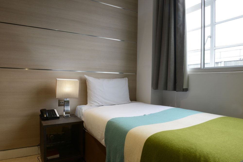 undefined The Wesley Euston 7