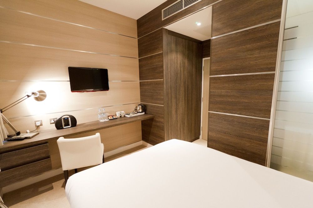 undefined The Wesley Euston 4