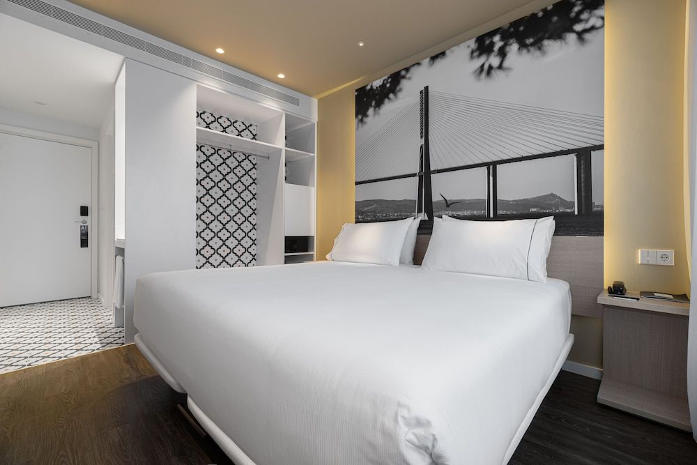 undefined Hotel Ikonik Lisboa 2