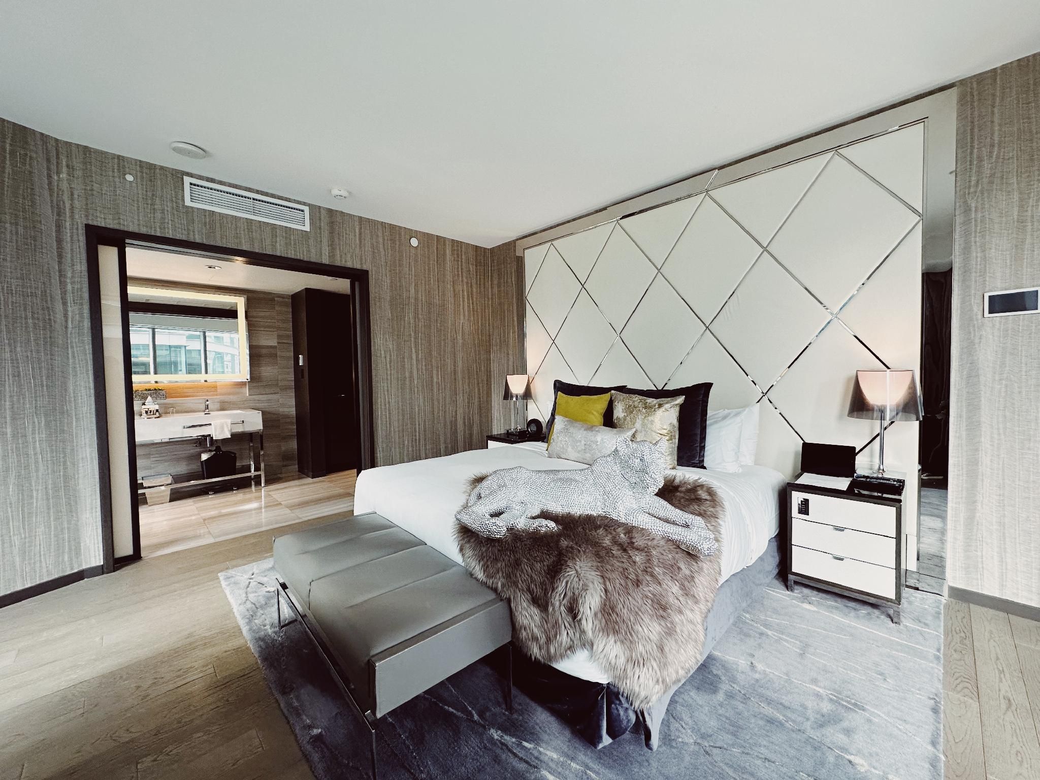 Paradox 1-Bedroom Suite