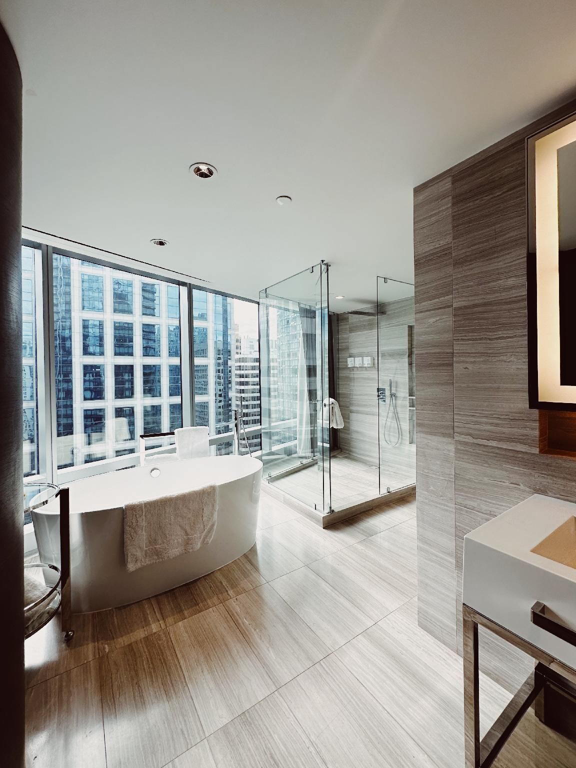 Paradox 1-Bedroom Suite