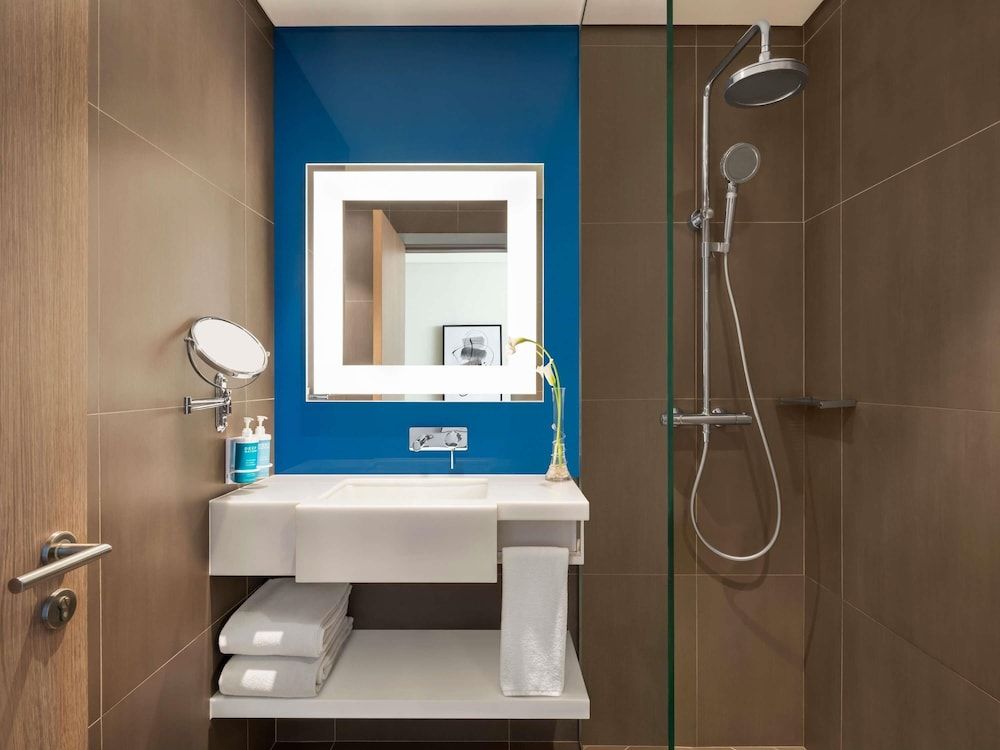 Novotel Bur Dubai Superior Double Room, 1 Double Bed with Sofa bed 4