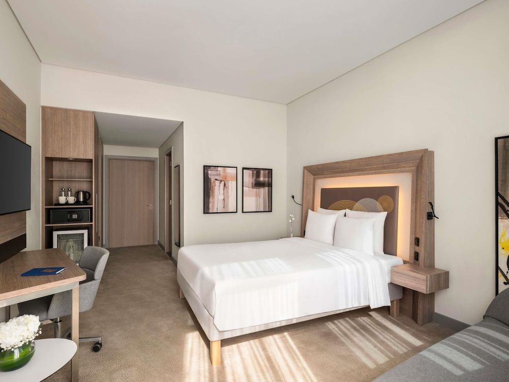 Novotel Bur Dubai Superior Double Room, 1 Double Bed with Sofa bed