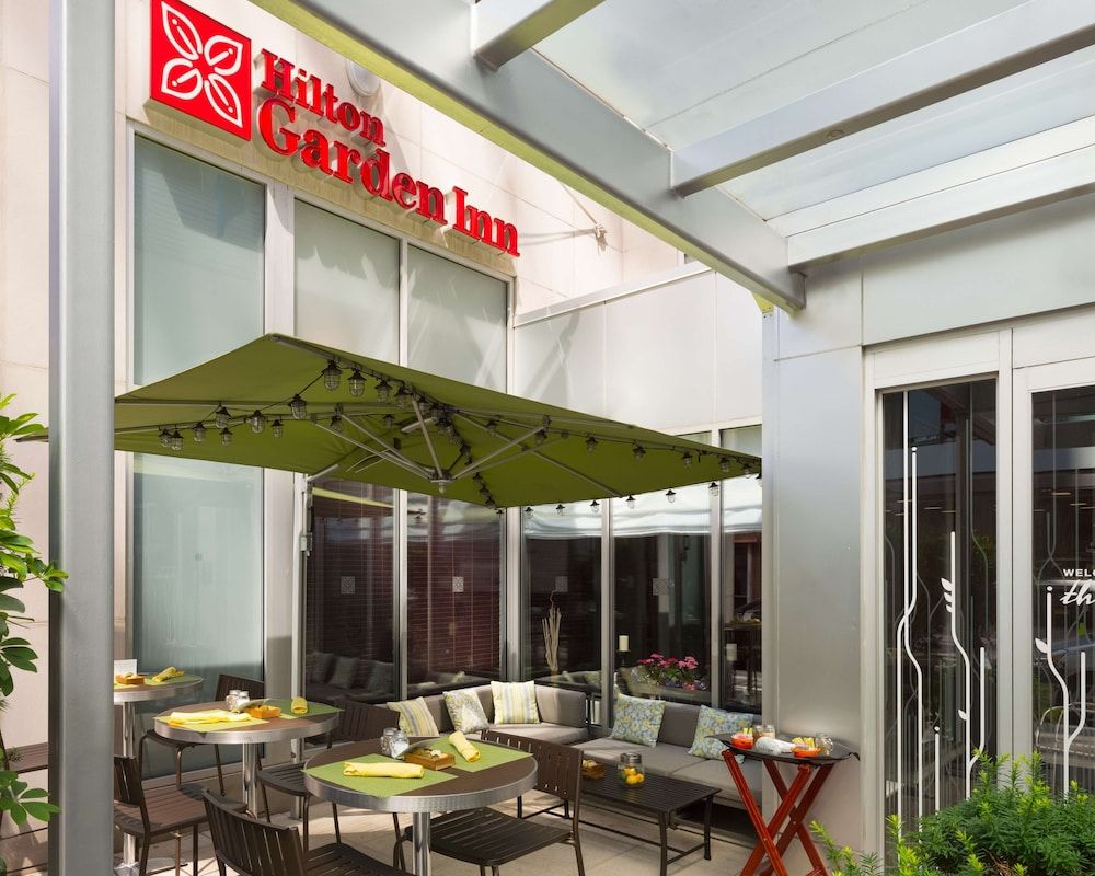 undefined Hilton Garden Inn New York/Manhattan-Midtown East 2