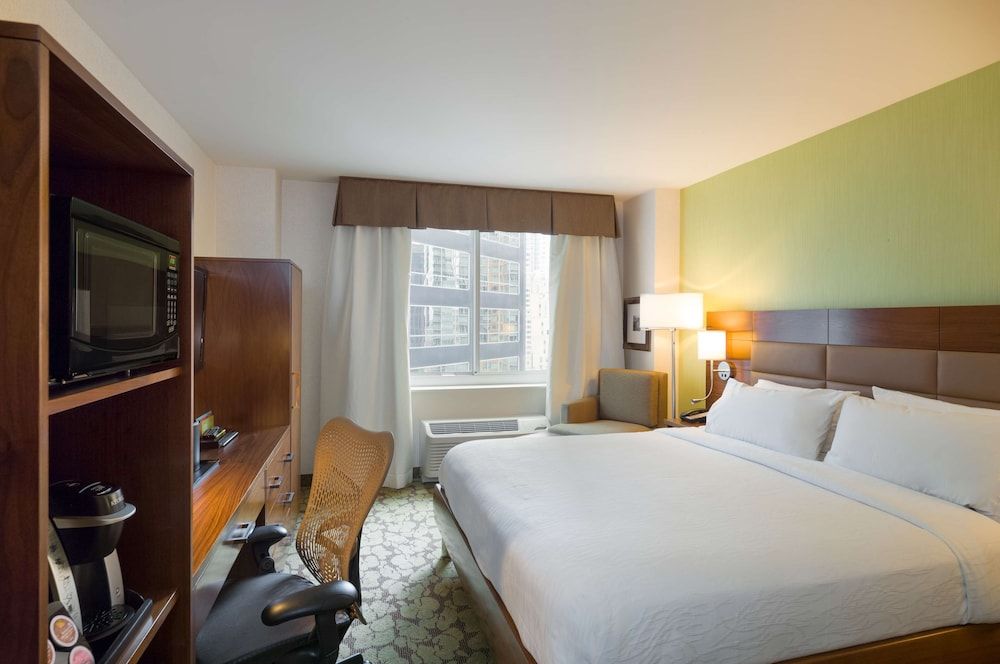 Room, 1 King Bed, City View