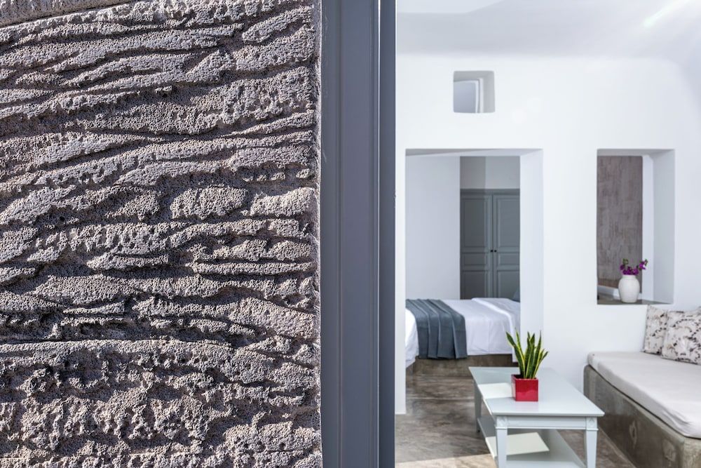 Andronis Luxury Suites Deluxe Suite with Outdoor Hot tub 4