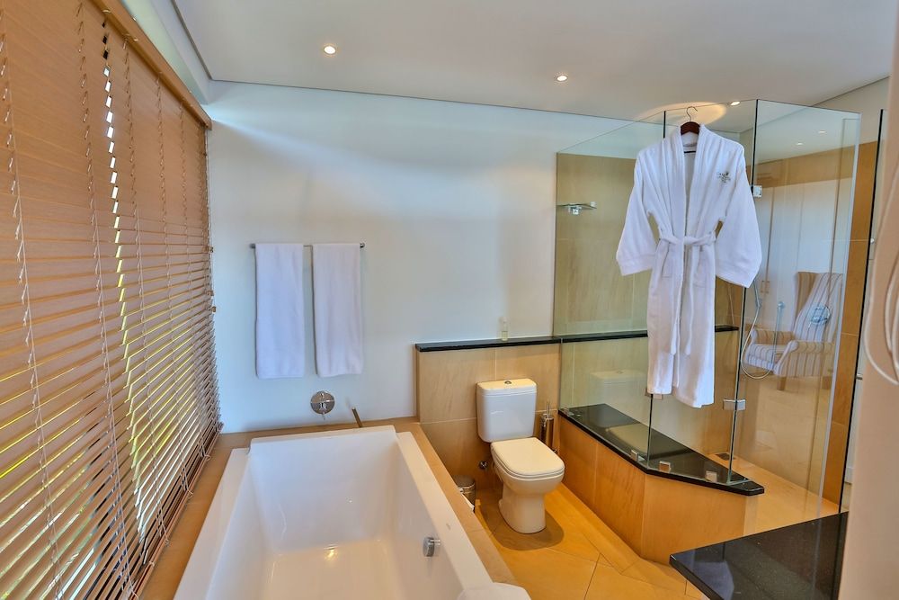 Canelands Beach Club Deluxe Room, 1 King Bed (Sea Facing) 4