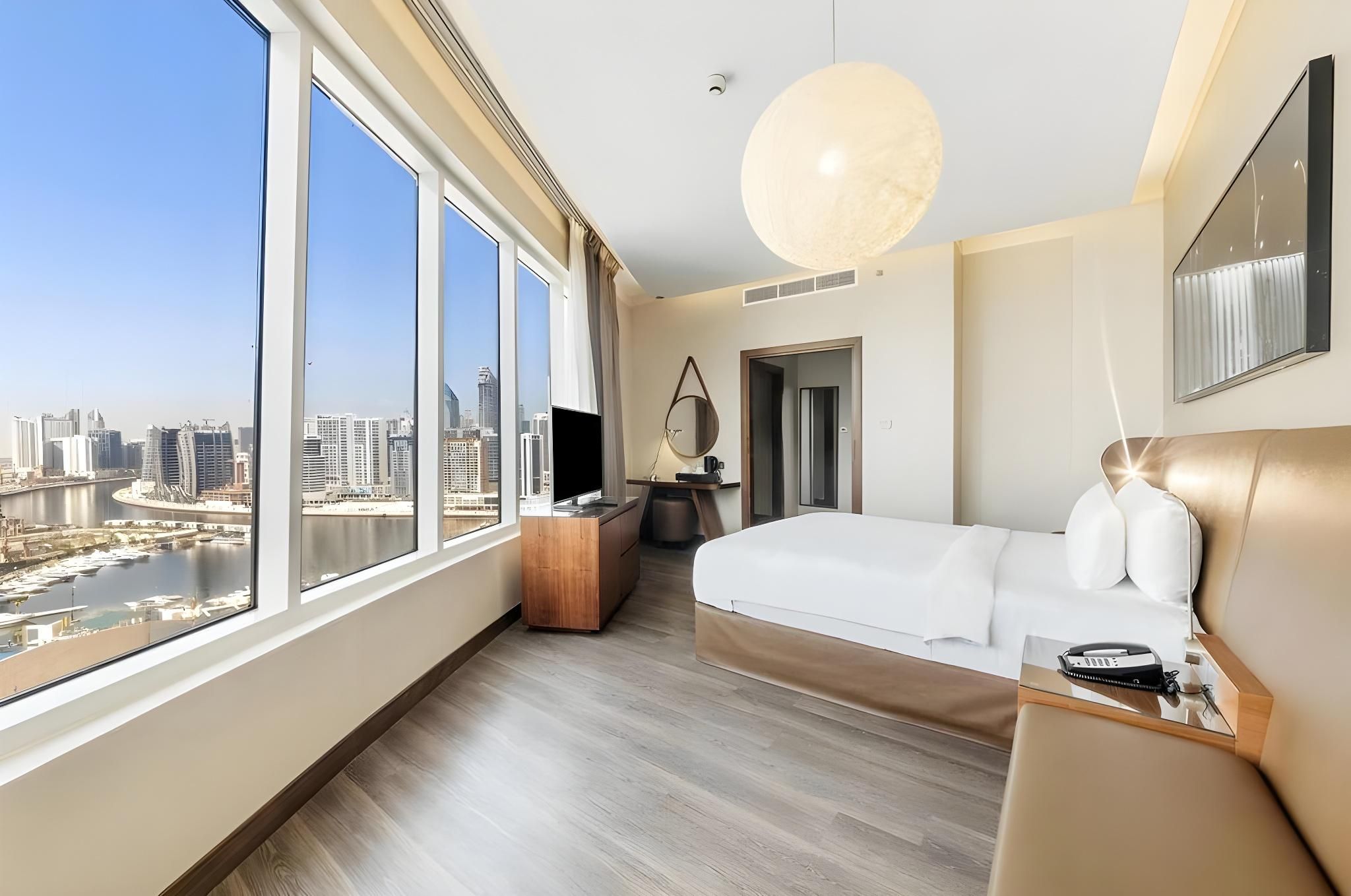 Radisson Blu Hotel, Dubai Canal View Standard Room 28