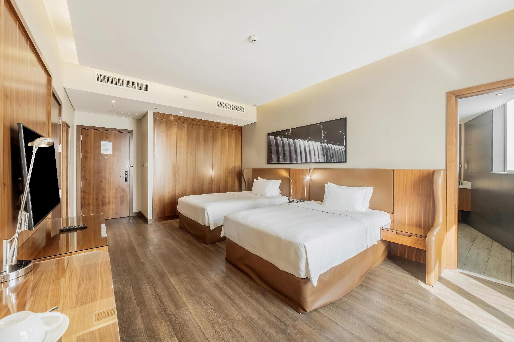 Radisson Blu Hotel, Dubai Canal View Standard Room 25