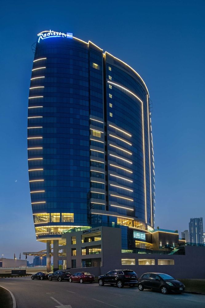 undefined Radisson Blu Hotel, Dubai Canal View 7