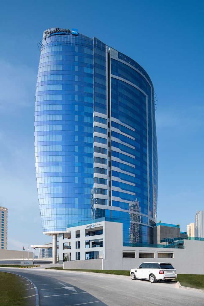 undefined Radisson Blu Hotel, Dubai Canal View 4