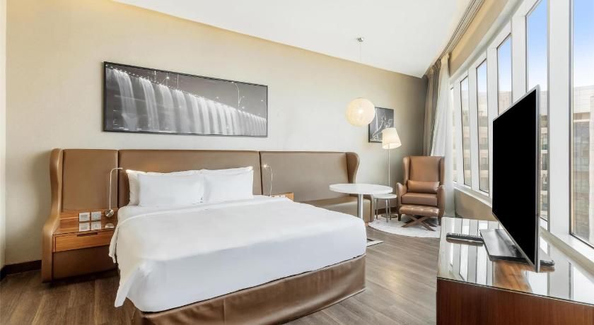 Radisson Blu Hotel, Dubai Canal View Standard Room 14