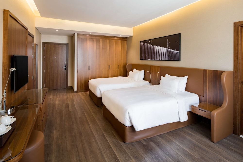 Radisson Blu Hotel, Dubai Canal View Standard Room 9