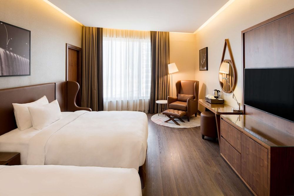Radisson Blu Hotel, Dubai Canal View Standard Room 4