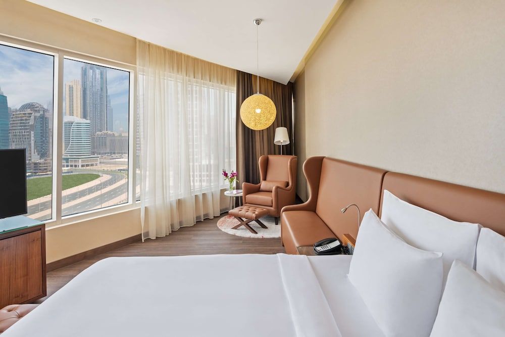 Radisson Blu Hotel, Dubai Canal View Standard Room