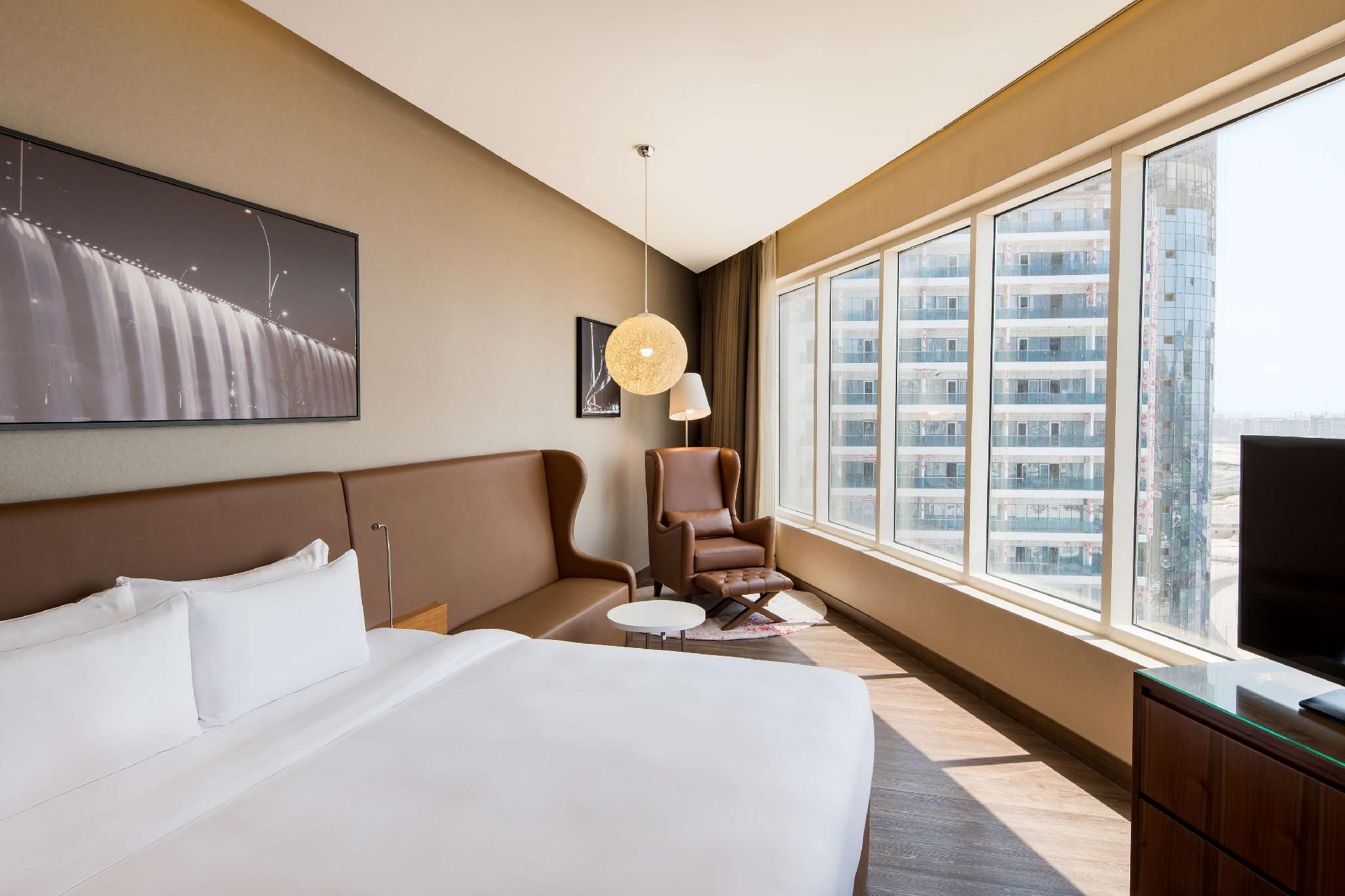 Radisson Blu Hotel, Dubai Canal View Standard Room 31