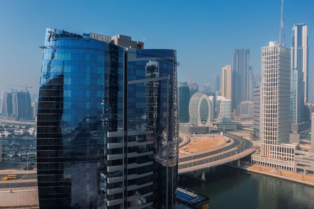 undefined Radisson Blu Hotel, Dubai Canal View