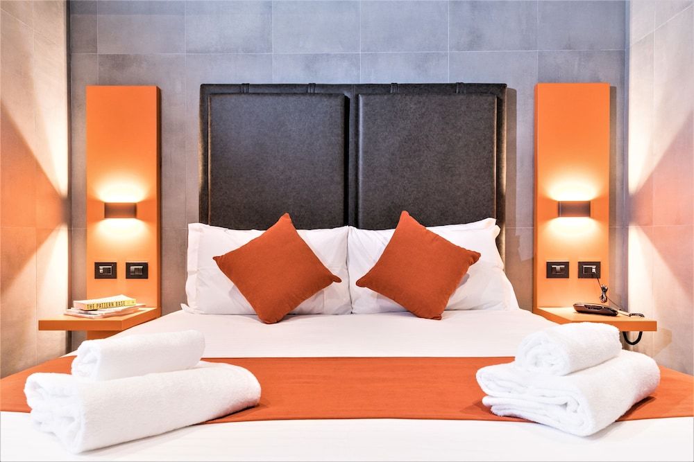 undefined J24 Hotel Milano 6