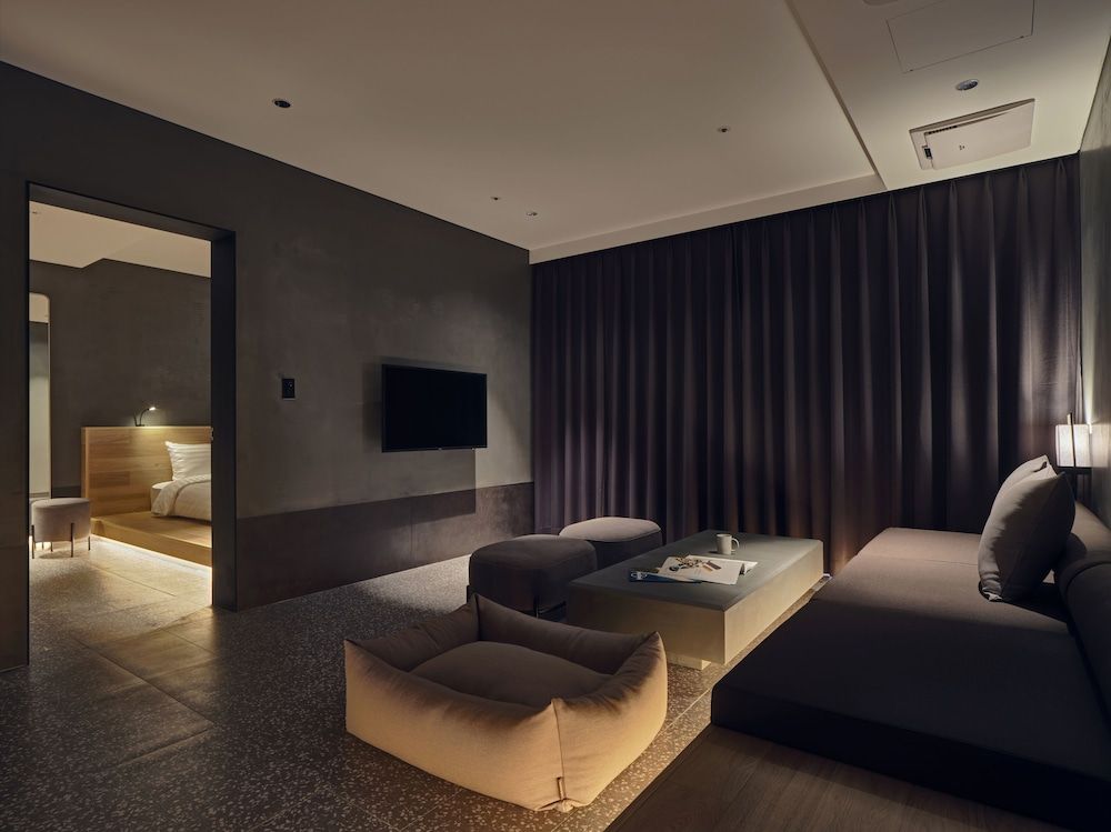 Sono Pet Clubs & Resorts VivaldiPark [2Nights PKG] TowerE Pet Silver Suite(Park View) - Thinking Dog pairing set 1EA (2 times) 5