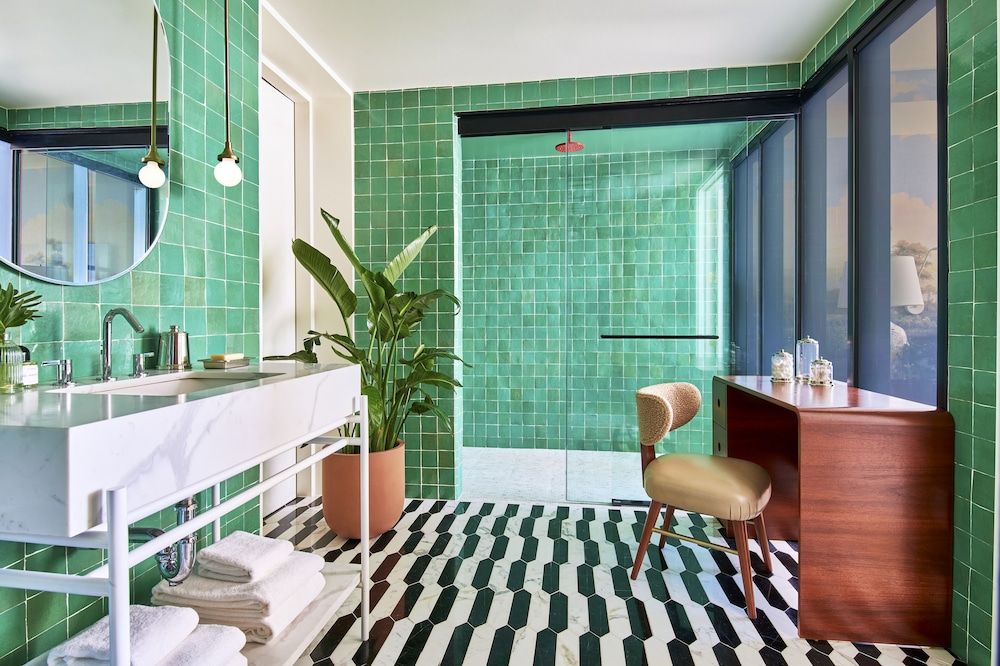 Suite (Crescent City Penthouse)