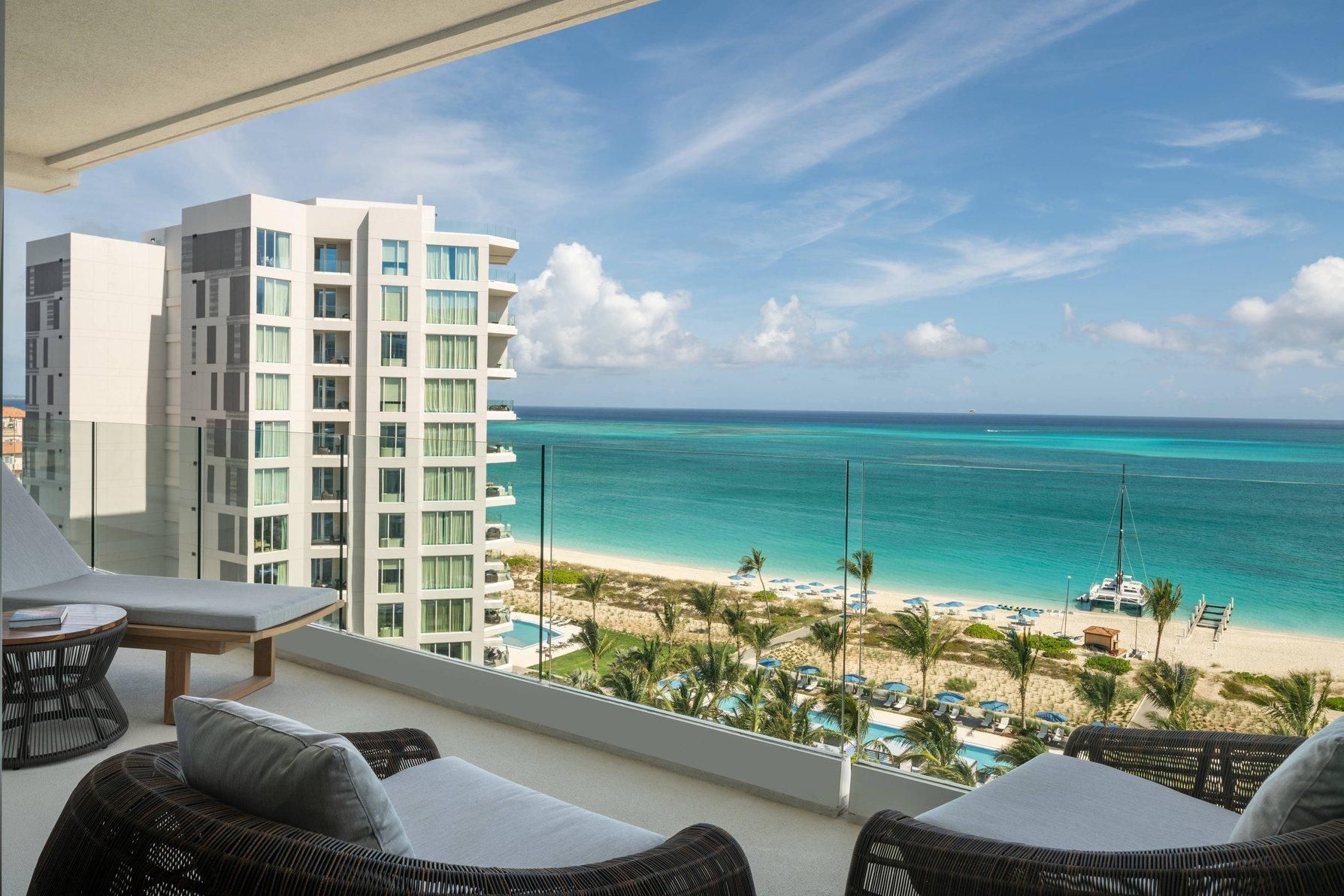 2 Bedroom Executive Suite, 2 Bedroom Suite, Bedroom 1: 1 King, Bedroom 2: 2 Queen, Oceanfront