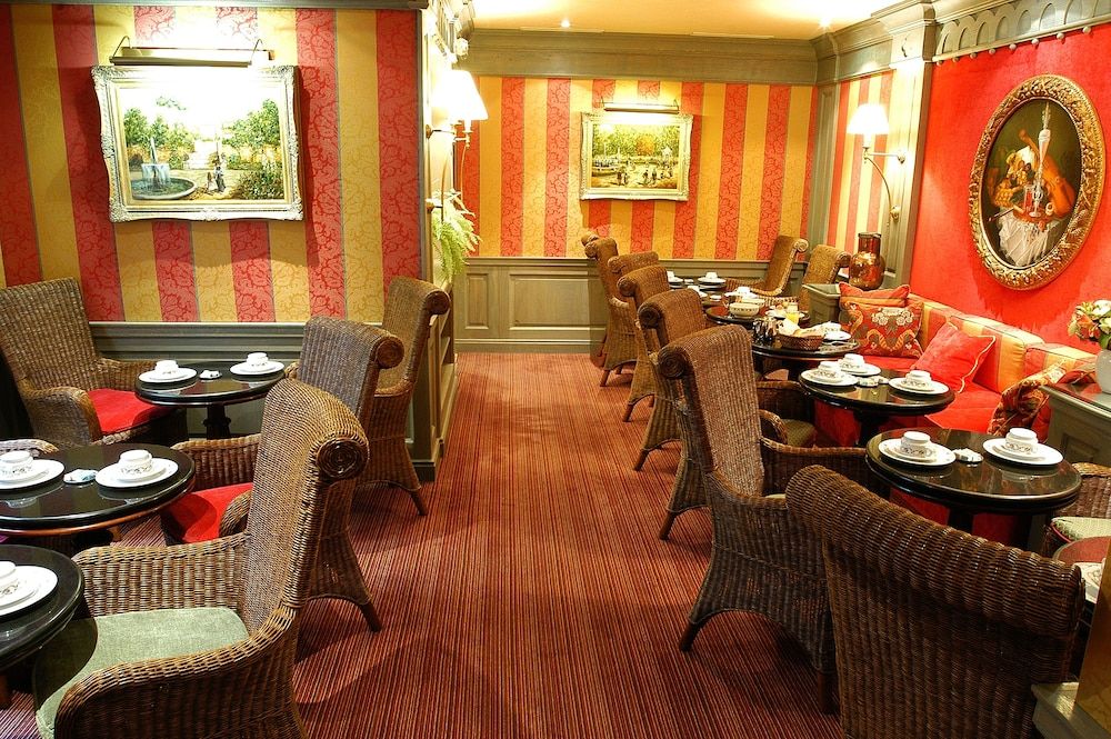 undefined Hotel Chambiges Elysées 10