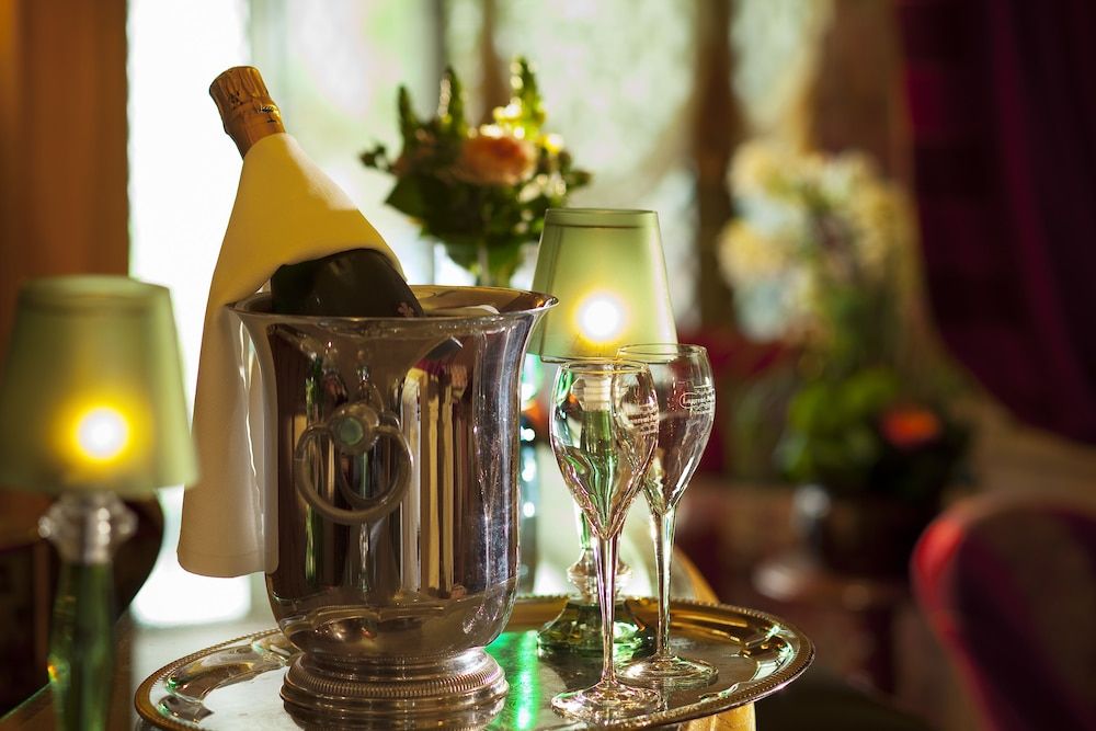 undefined Hotel Chambiges Elysées 9