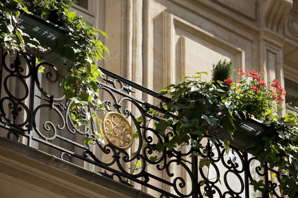 undefined Hotel Chambiges Elysées 8