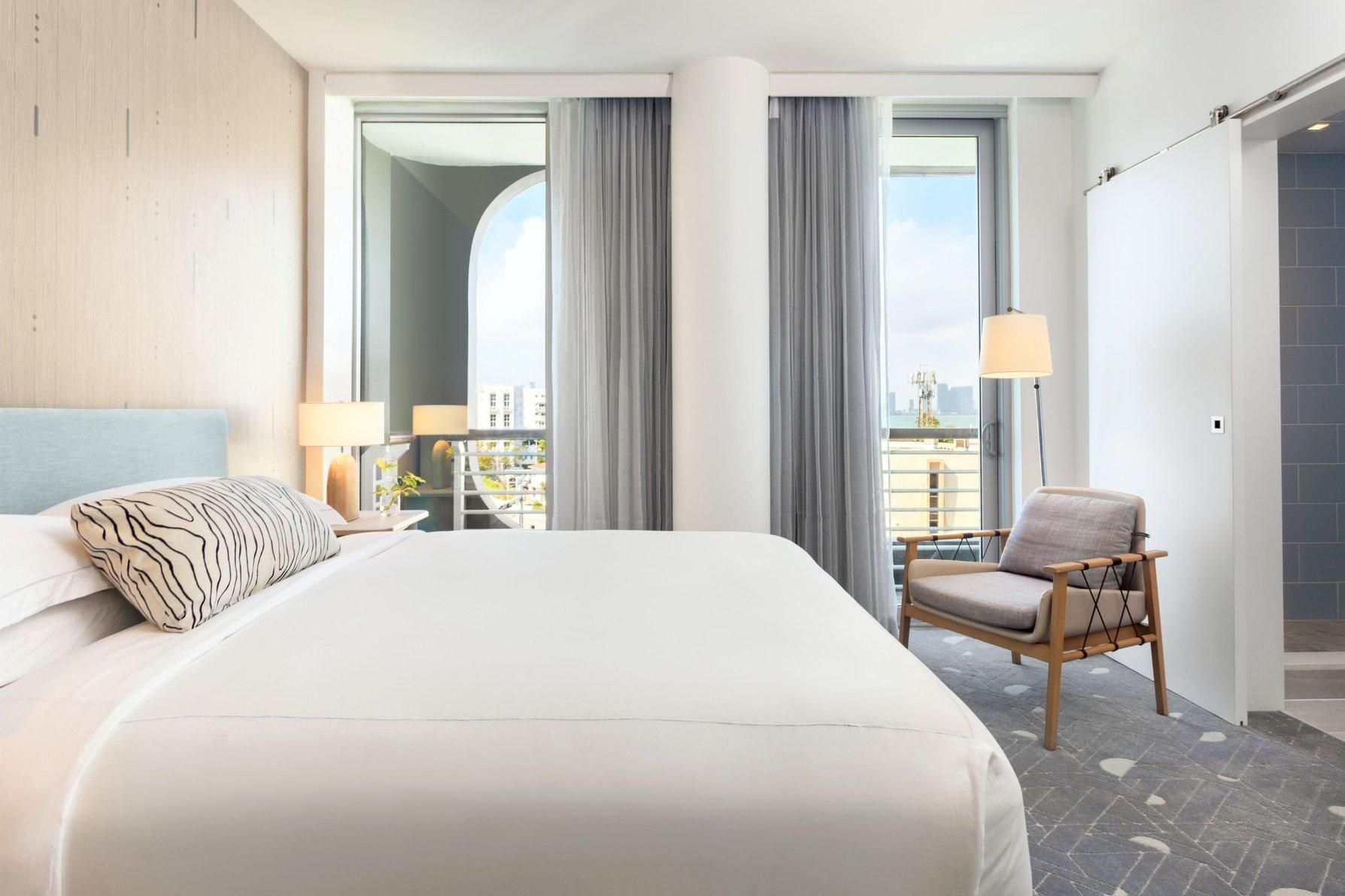 1 Queen Premium Balcony