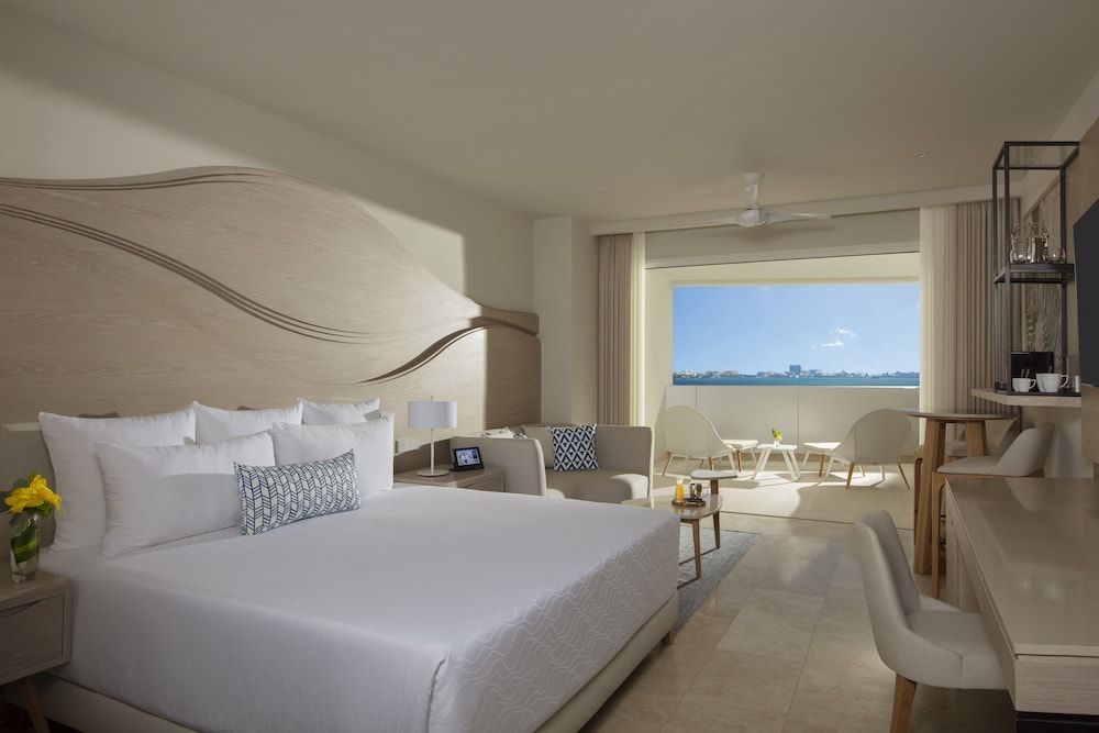 Breathless Cancun Soul Resort & Spa - Adults Only - All Inclusive Junior Suite, 1 King Bed, Lagoon View (Allure) 2